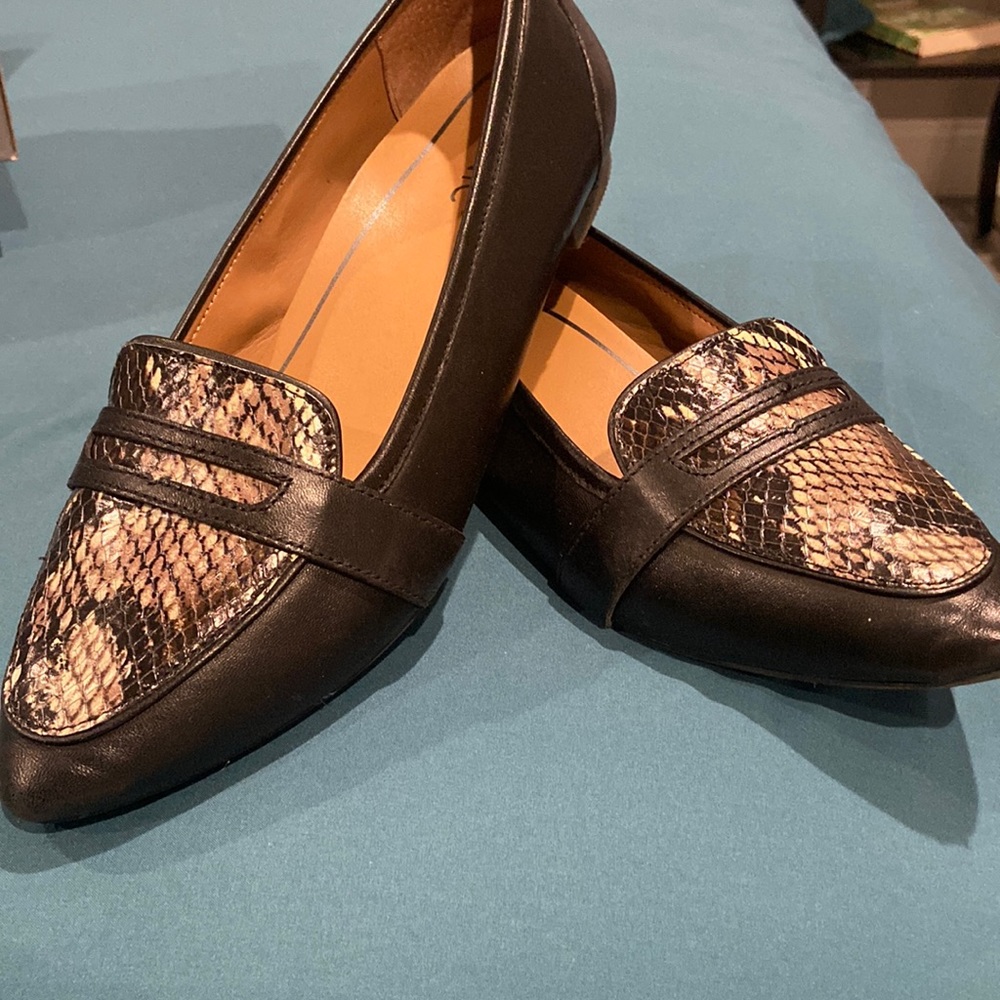 Vionic flats